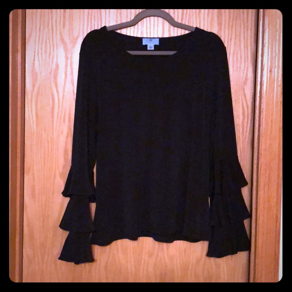 Cleve ruffled sleeve top